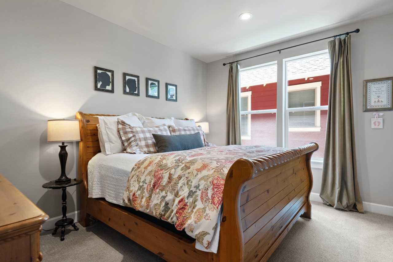 936 E Black Butte Ave - Photo 5 of 19