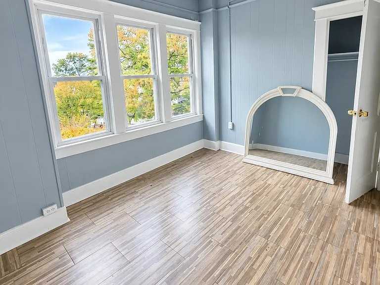 707 Kensington Ave #E - Photo 6 of 8