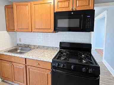 707 Kensington Ave #E - Photo 7 of 8