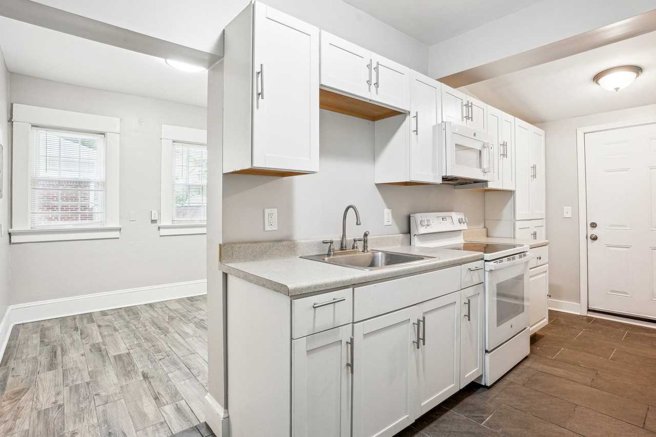 1643 Ralph David Abernathy Blvd Sw #B - Photo 3 of 20