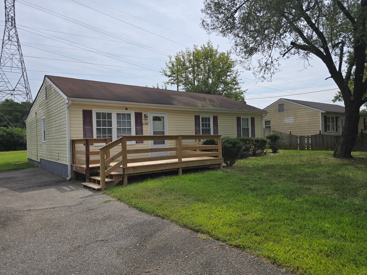 21009 Butler Ct - Photo 2 of 15