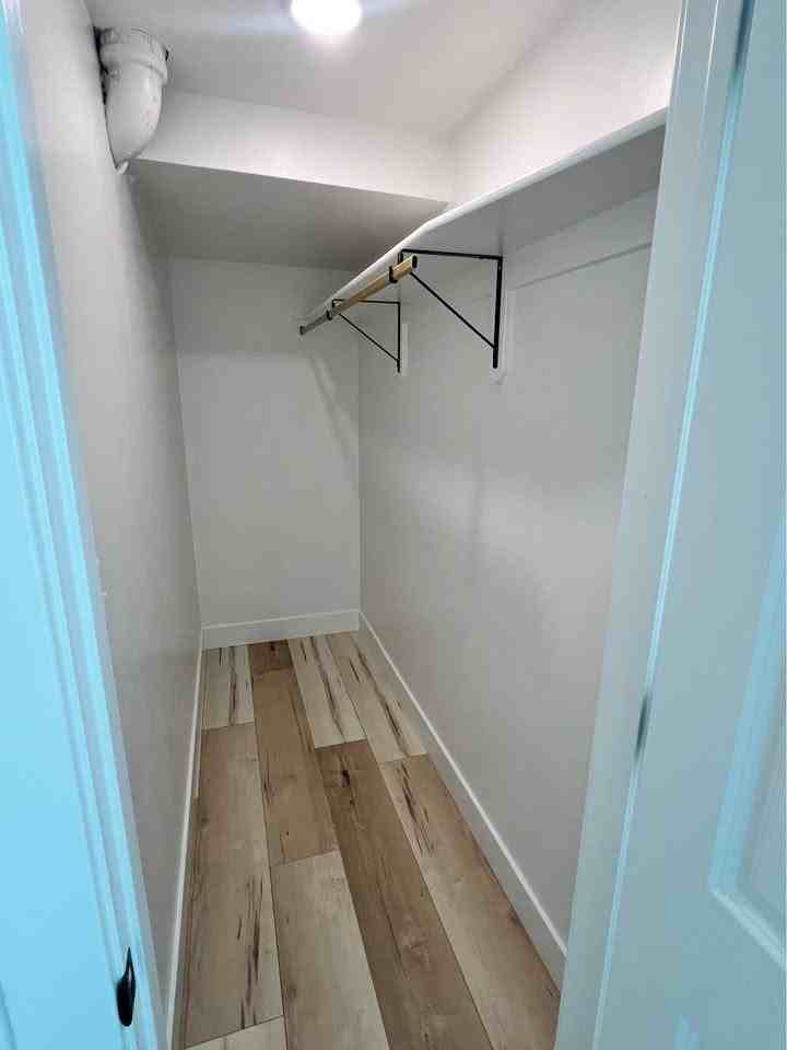 280 W 16th St - Photo 7 of 9