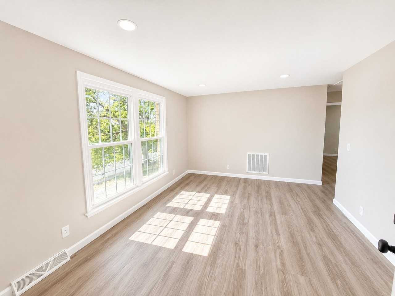 204 Cross Timbers Dr - Photo 3 of 10