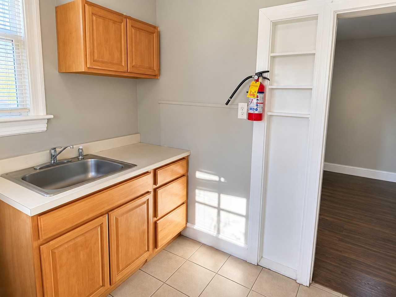 718 W Maple Ave #718A - Photo 2 of 8