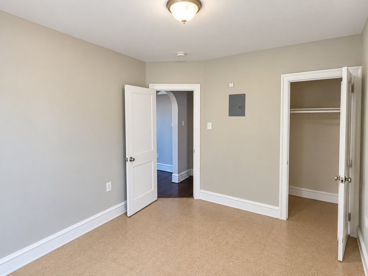 718 W Maple Ave #718A - Photo 7 of 8
