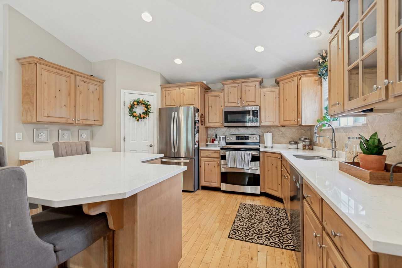 14767 S Brewster Dr - Photo 5 of 11