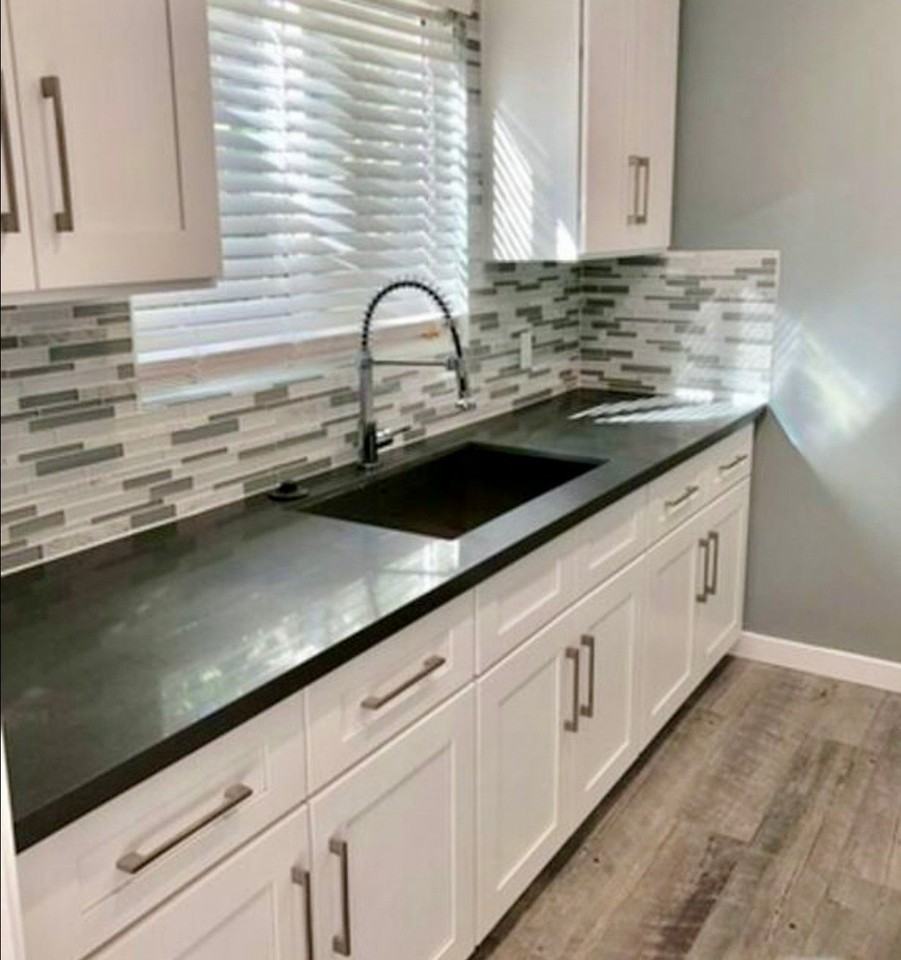 815 S Sherbourne Dr #3 - Photo 7 of 15