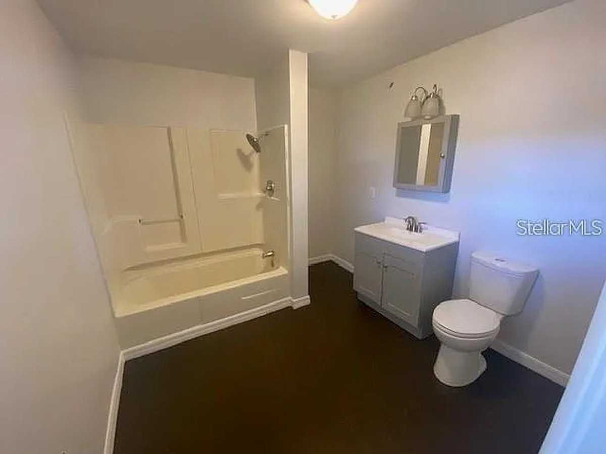 373 E Waldo St - Photo 6 of 19