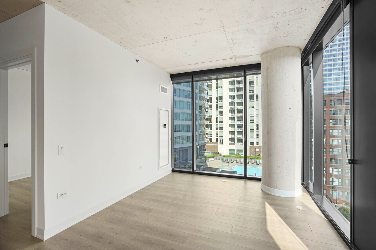 238 W Polk St - Photo 4 of 19