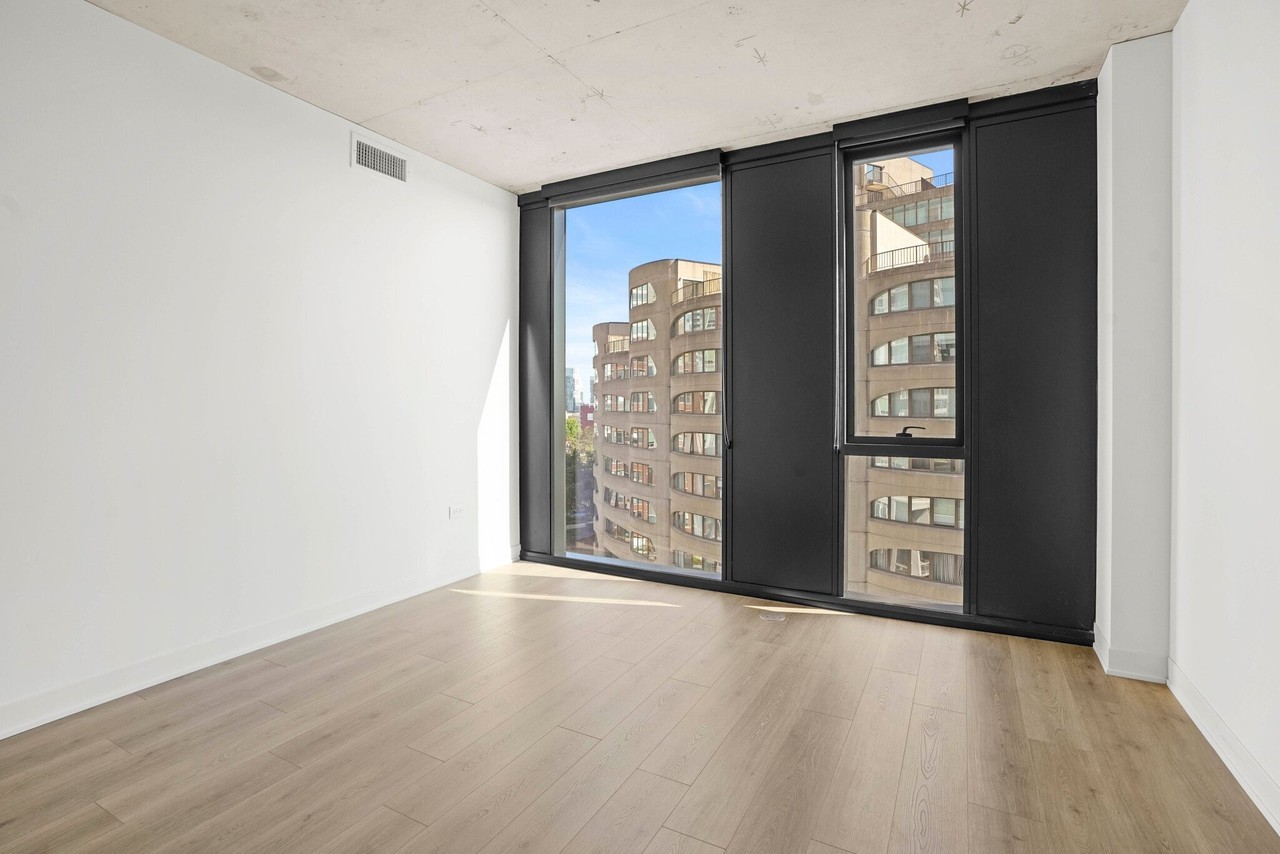 238 W Polk St - Photo 5 of 19