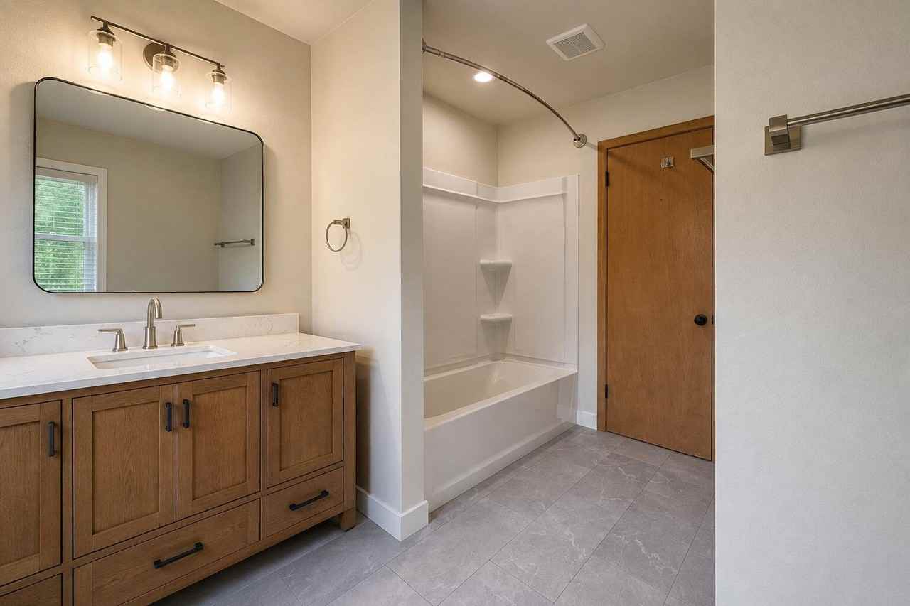 W67N756 Evergreen Blvd - Photo 6 of 8