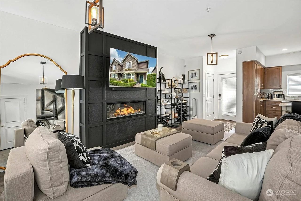 2436 Ne Park Dr - Photo 4 of 20
