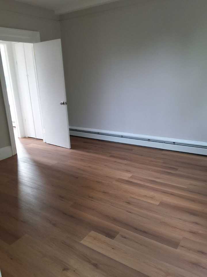 125 W Sidney Ave #4 - Photo 2 of 5