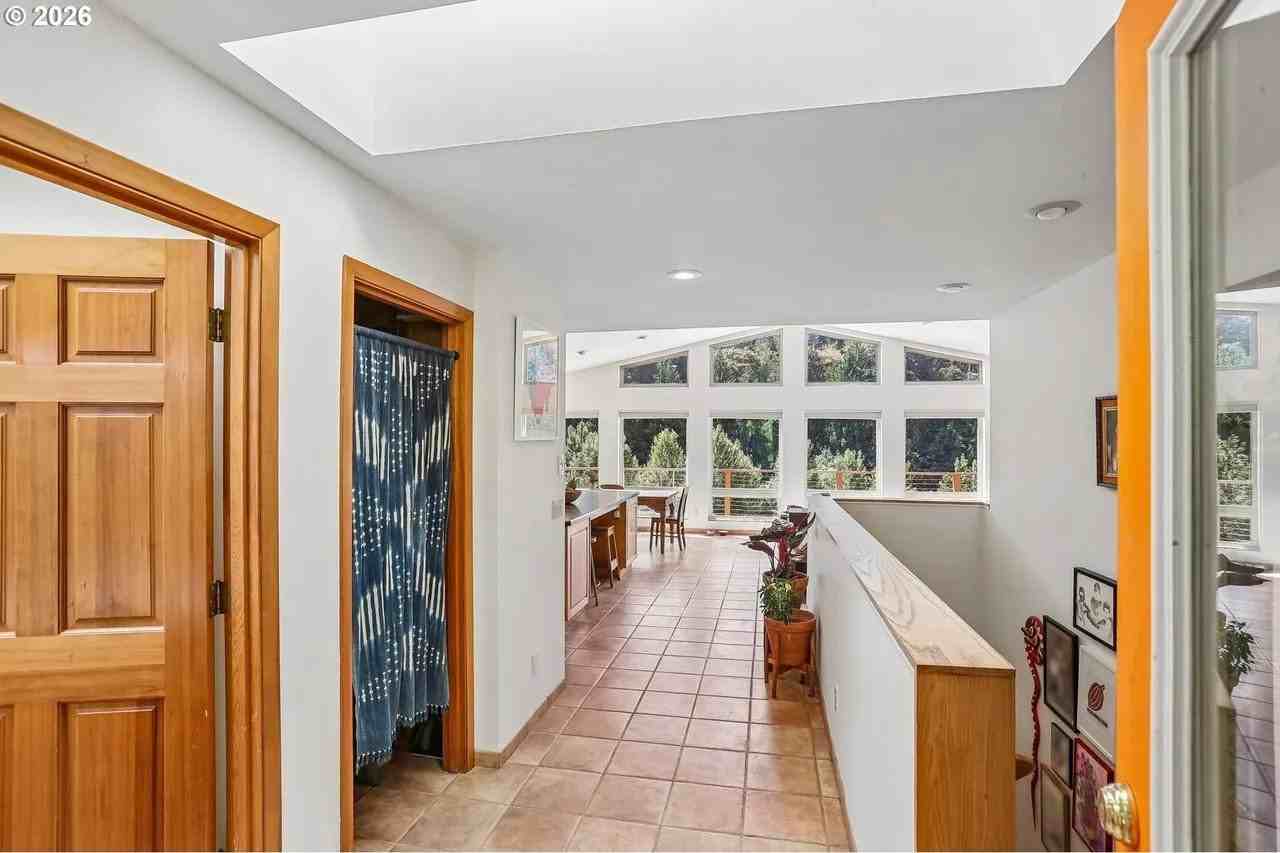 331 Lakeview Rd - Photo 7 of 20