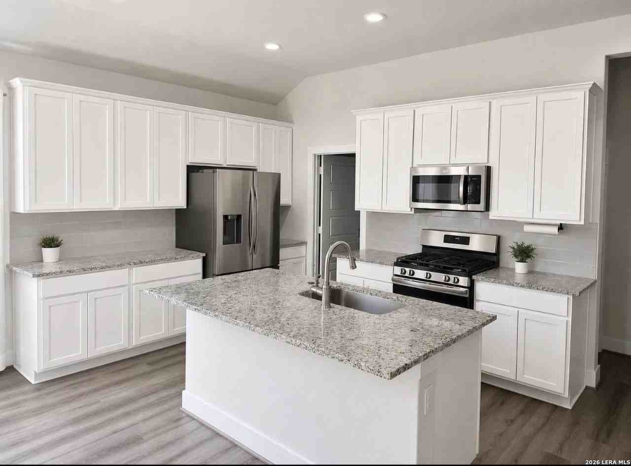 4531 Stark Aly - Photo 2 of 6