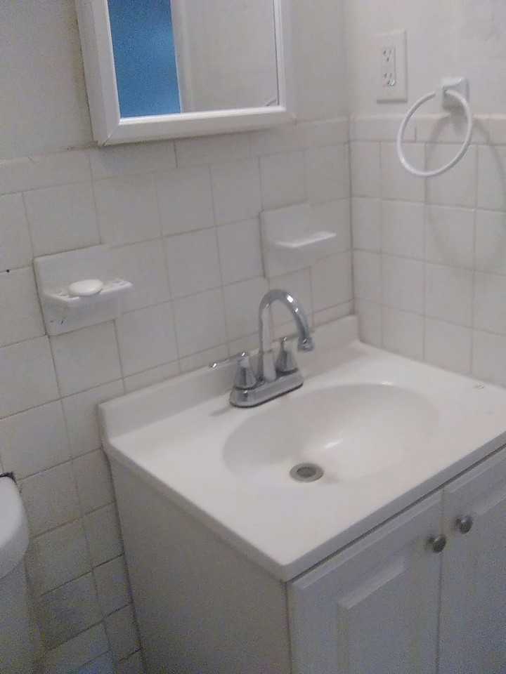 573 Roosevelt Avenue, Unit apt 3 - Photo 6 of 30