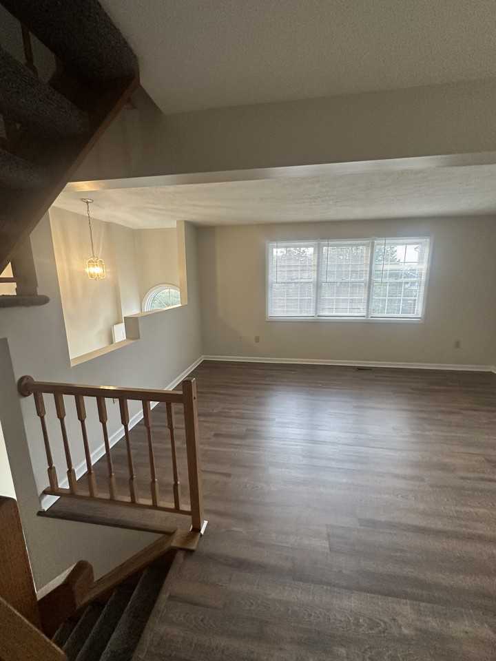 2614 Birchwood Ln - Photo 3 of 31