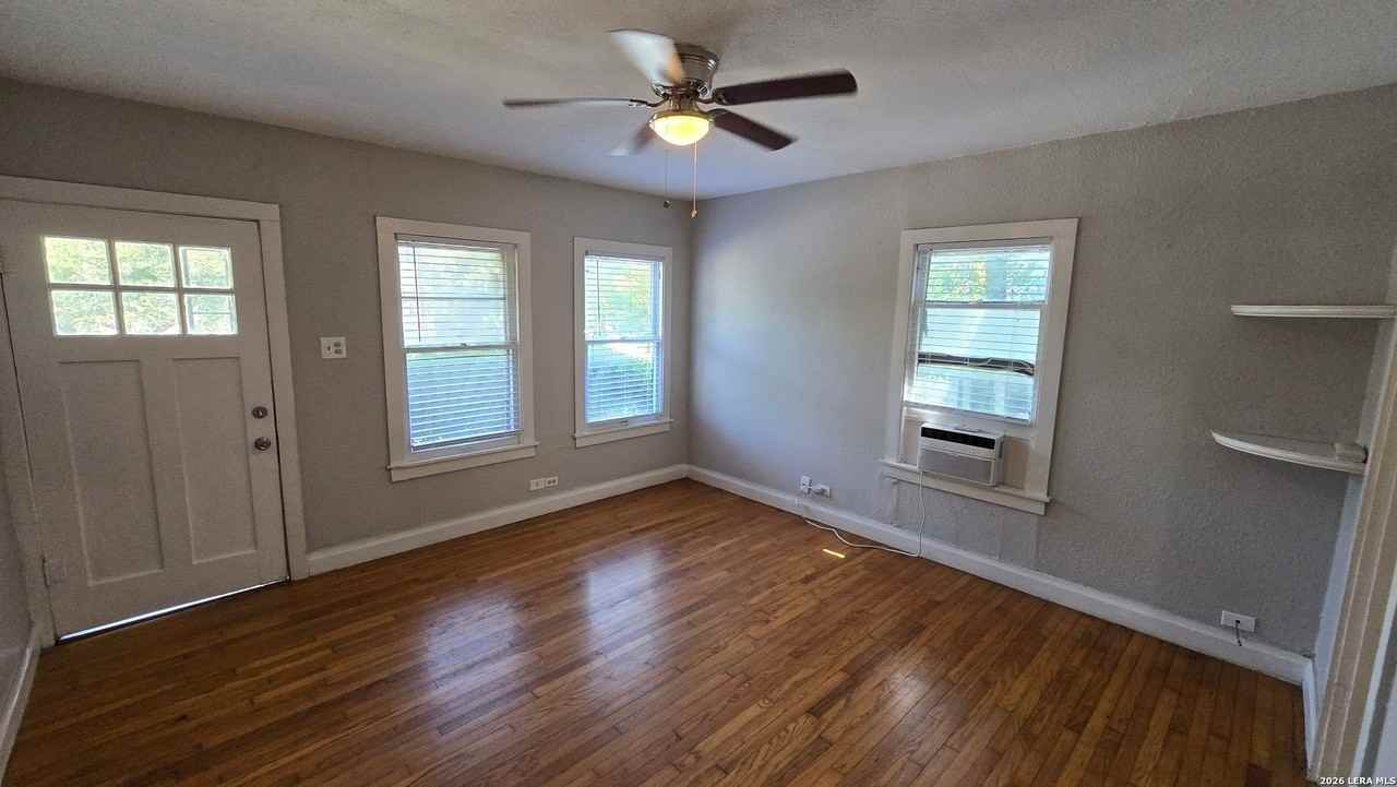 218 Claremont Ave #2 - Photo 4 of 21