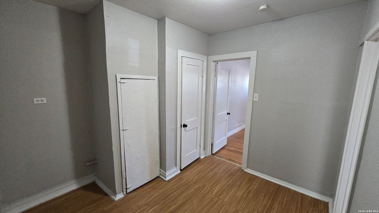 218 Claremont Ave #2 - Photo 7 of 21