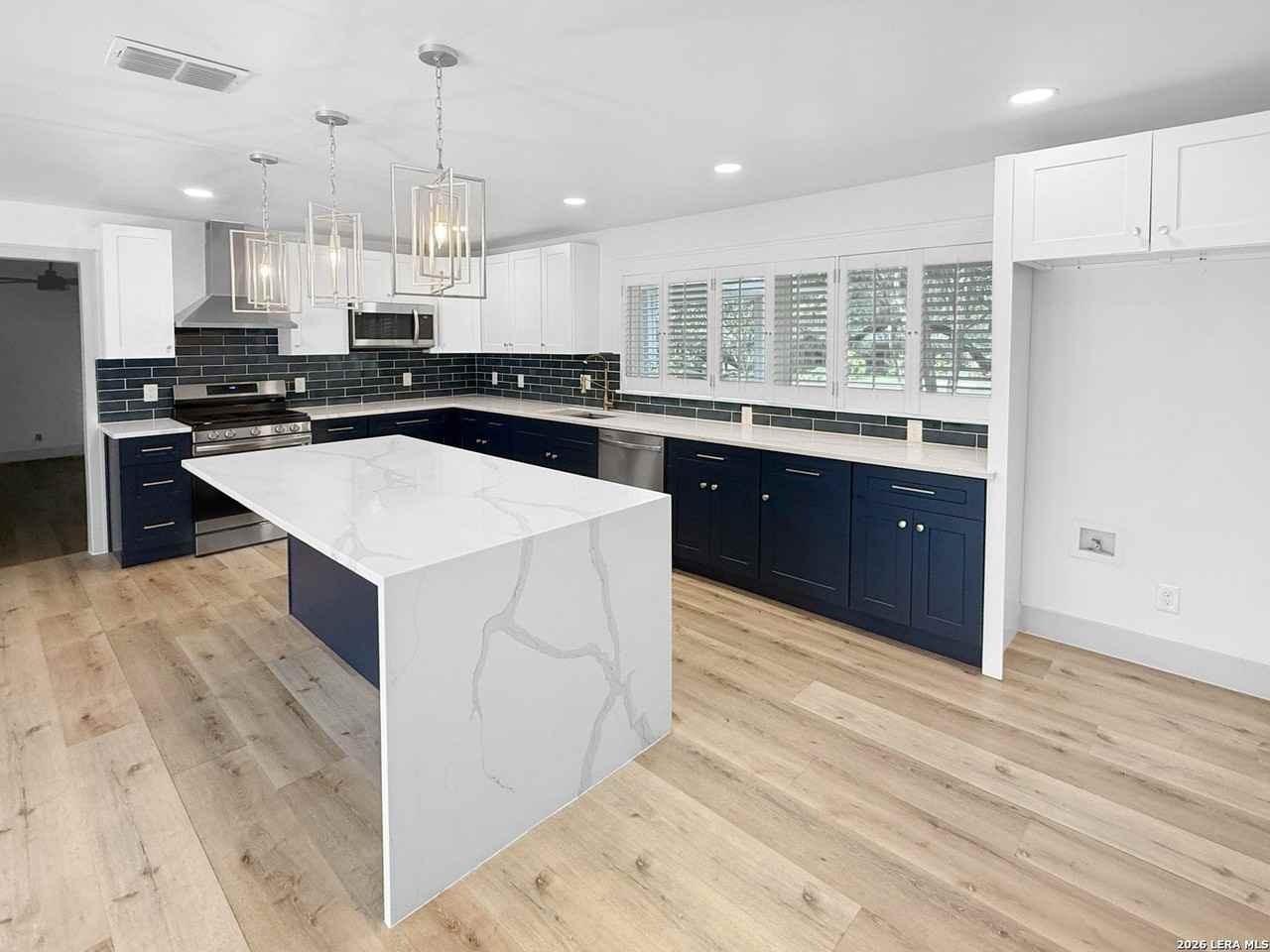 446 Forrest Hill Dr - Photo 3 of 21