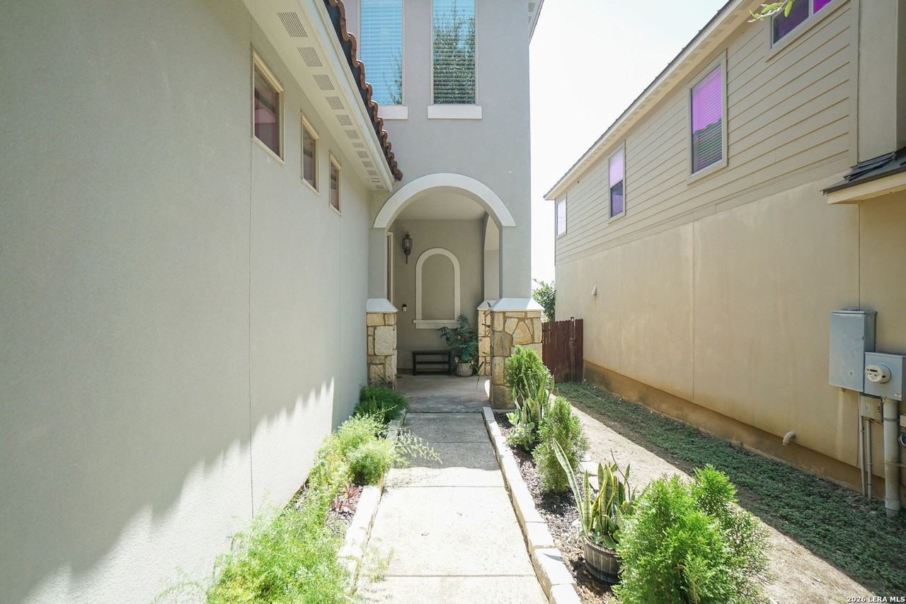 4218 Woodbridge Way - Photo 2 of 29