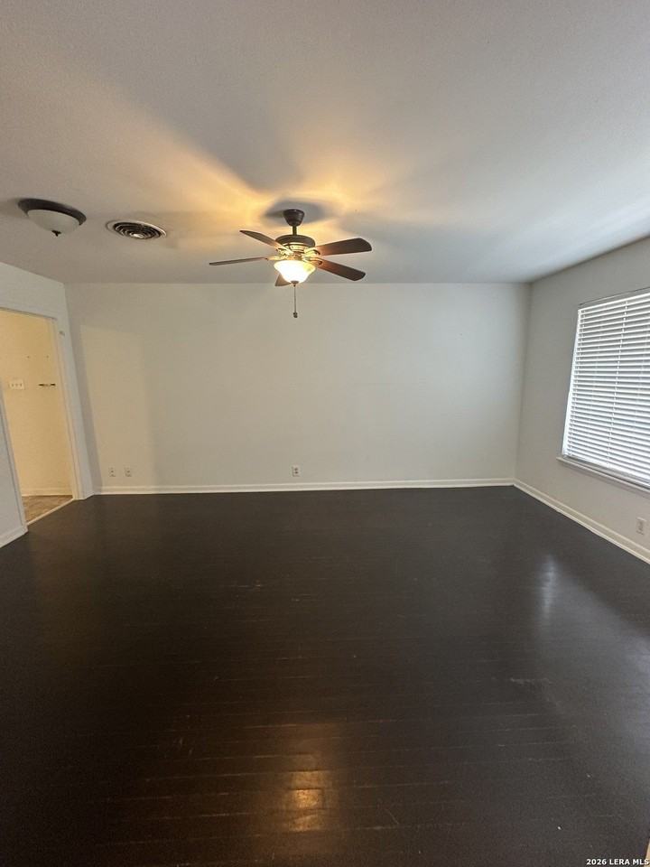 410 Hialeah Ave - Photo 2 of 15
