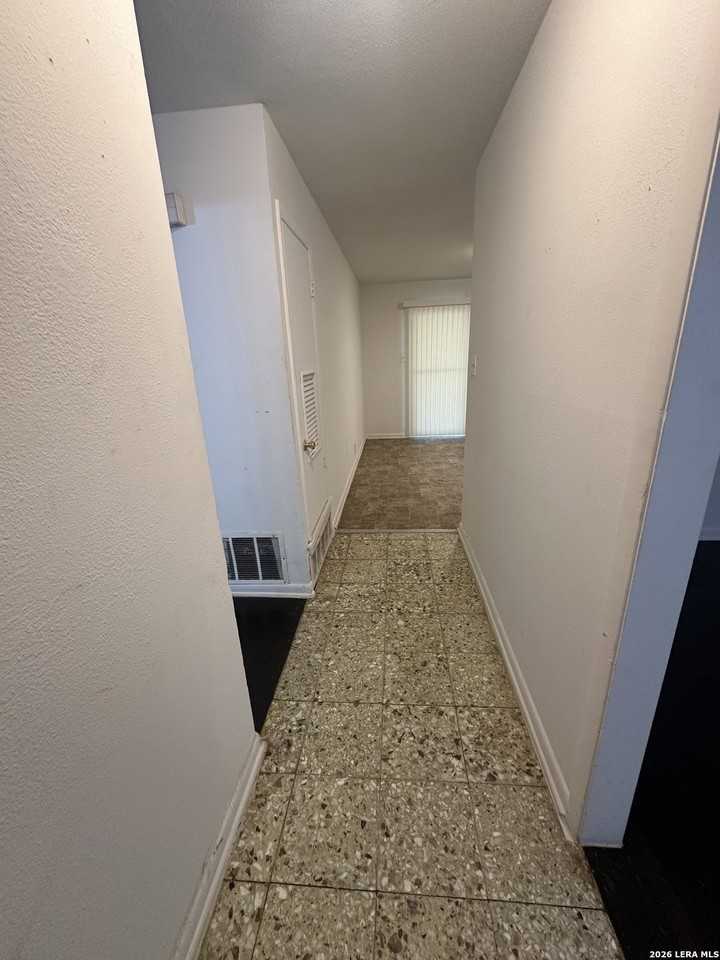410 Hialeah Ave - Photo 3 of 15