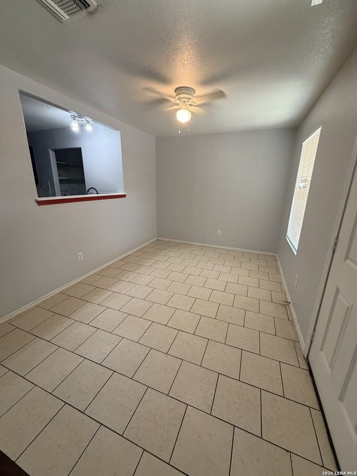 6131 Lake Victoria St - Photo 4 of 17