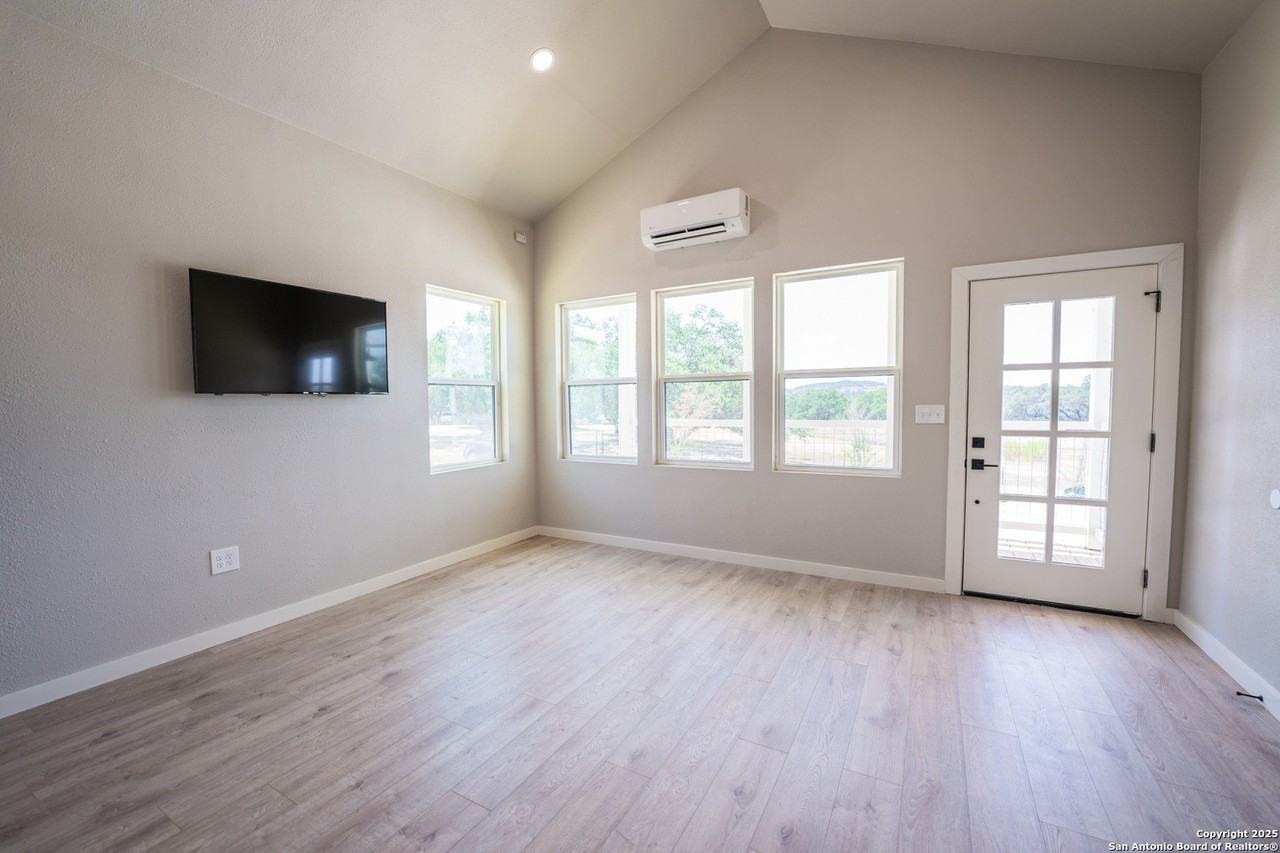 1225 Texas Oaks #B - Photo 7 of 29