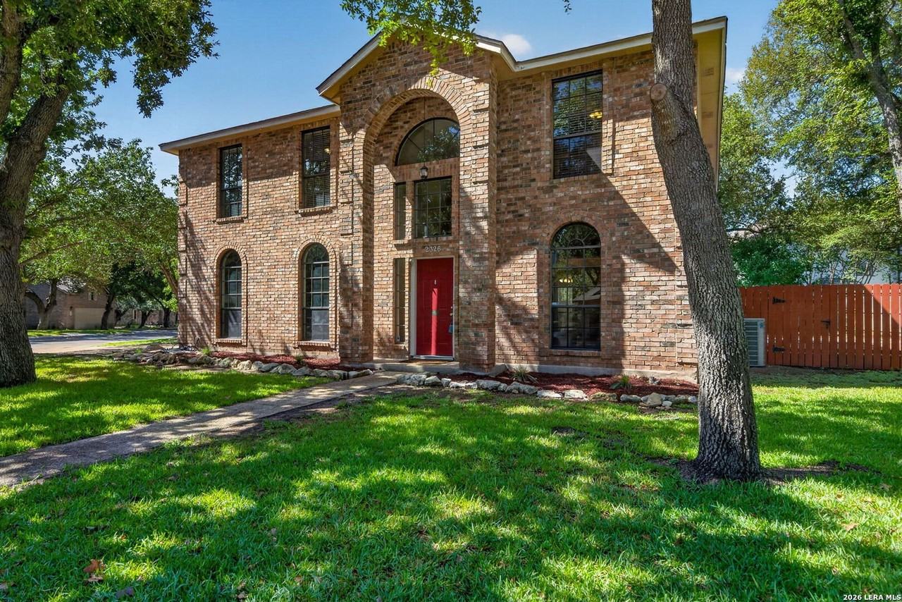 2326 Oak Castle - Photo 4 of 35