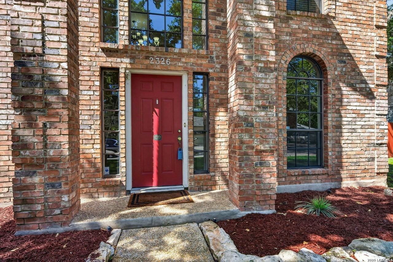 2326 Oak Castle - Photo 5 of 35