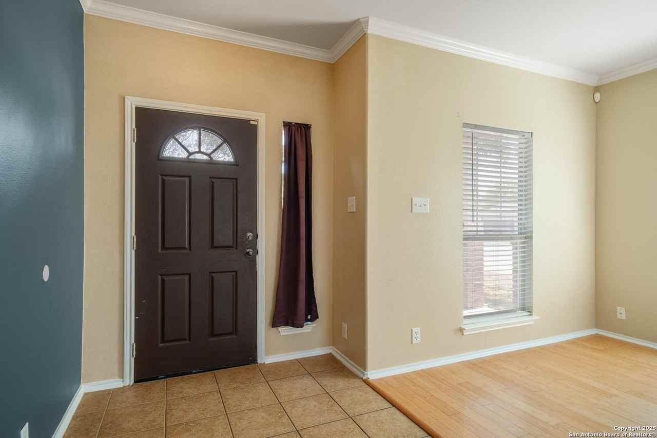 124 Rustic Trl - Photo 5 of 31