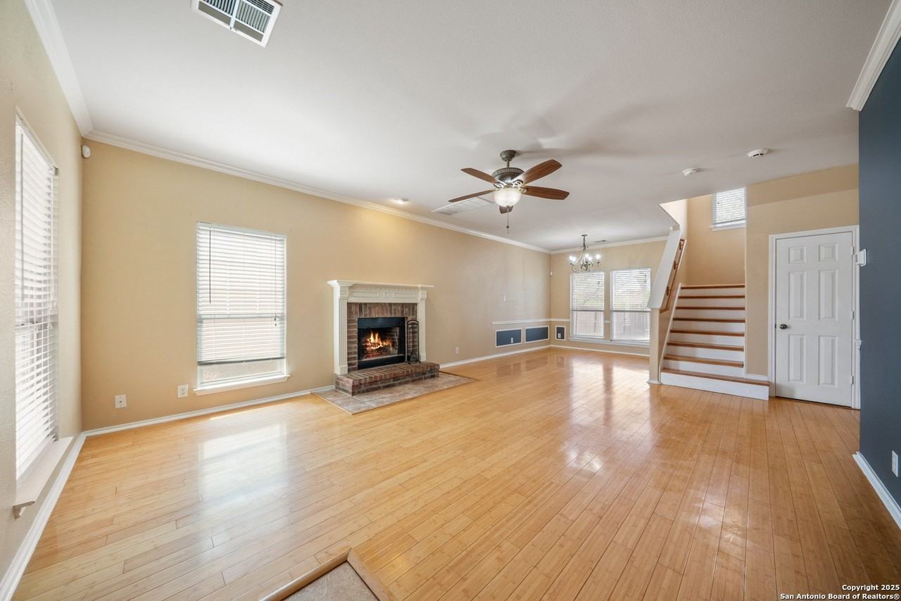 124 Rustic Trl - Photo 6 of 31