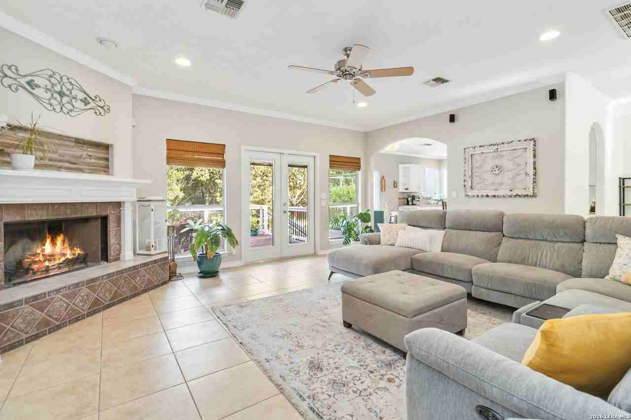 21927 Park View Dr - Photo 3 of 33