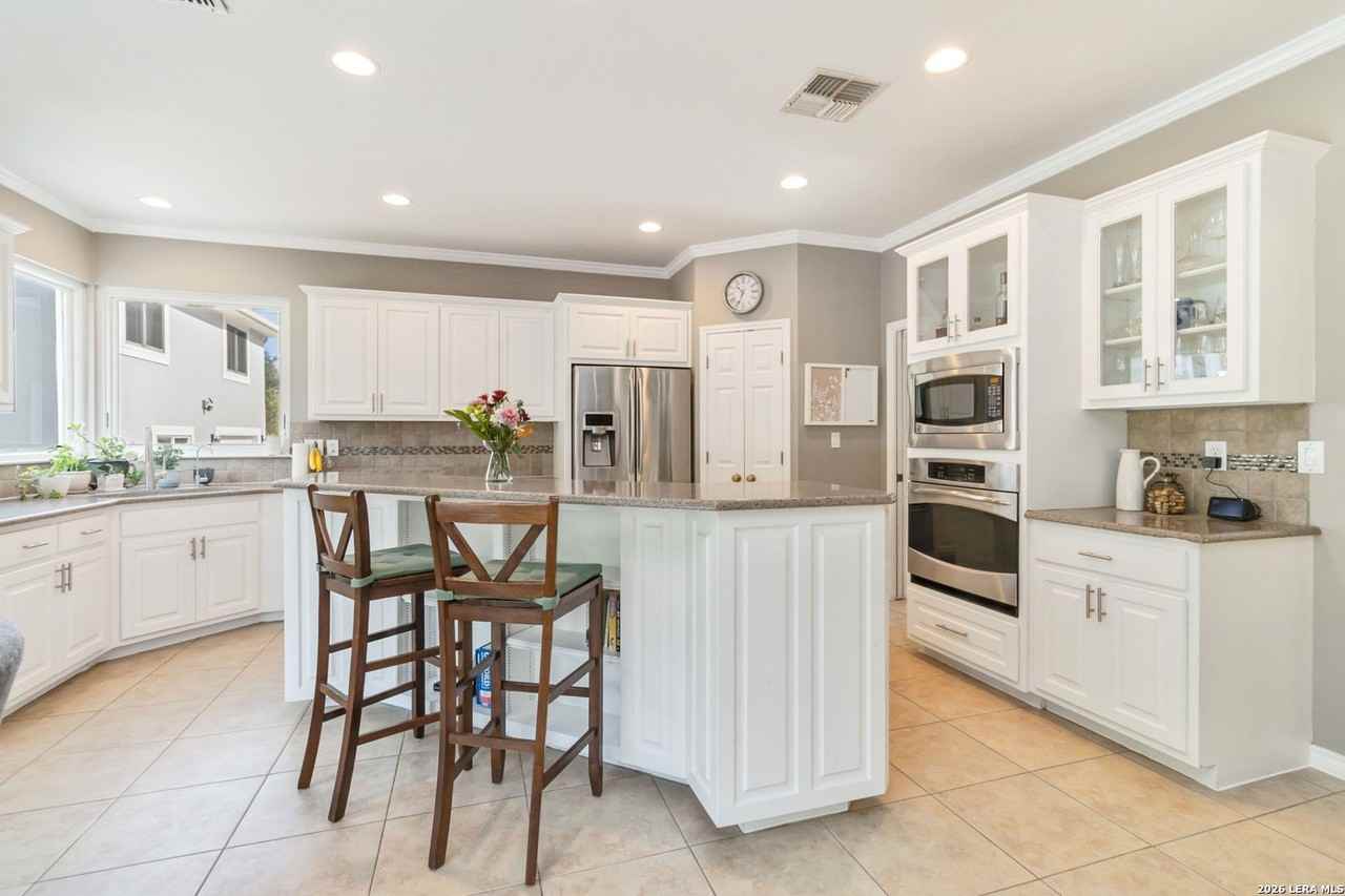 21927 Park View Dr - Photo 6 of 33