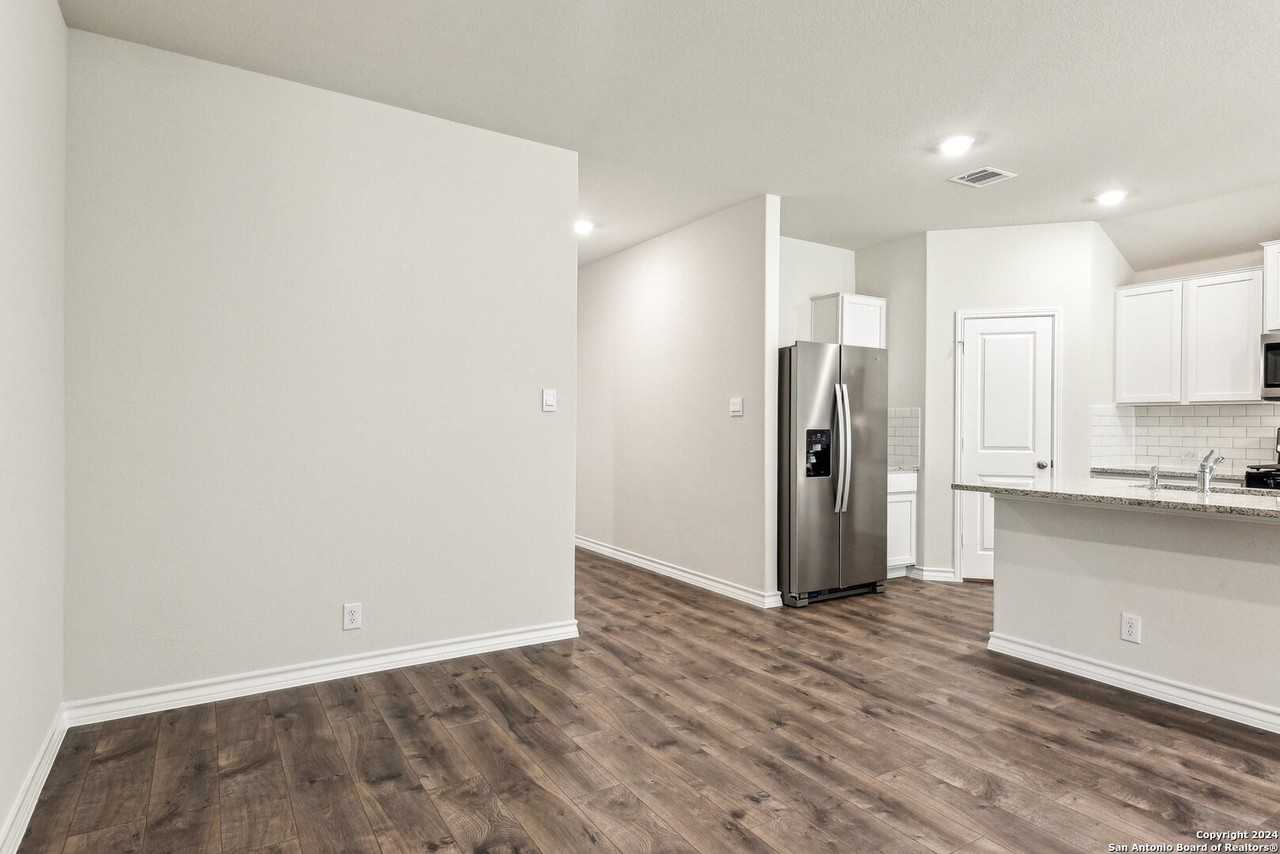 21281 Millstream Bnd - Photo 6 of 45