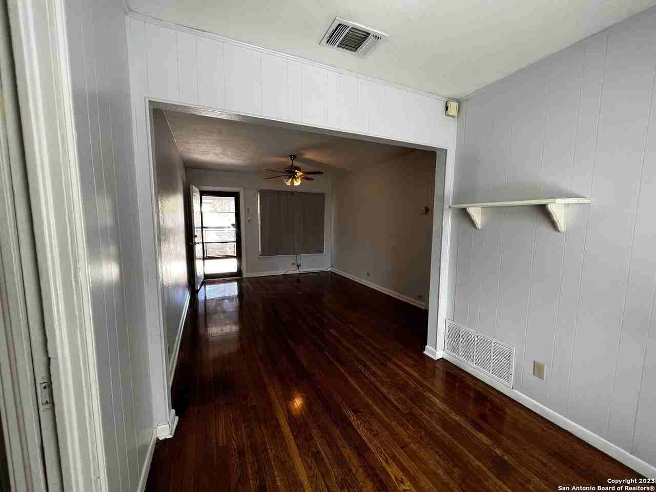 726 John Adams Dr - Photo 3 of 13