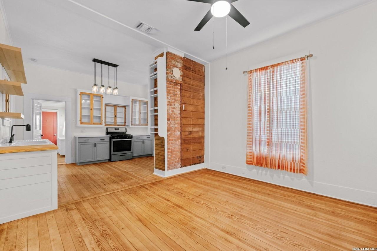 326 Helena St - Photo 3 of 16
