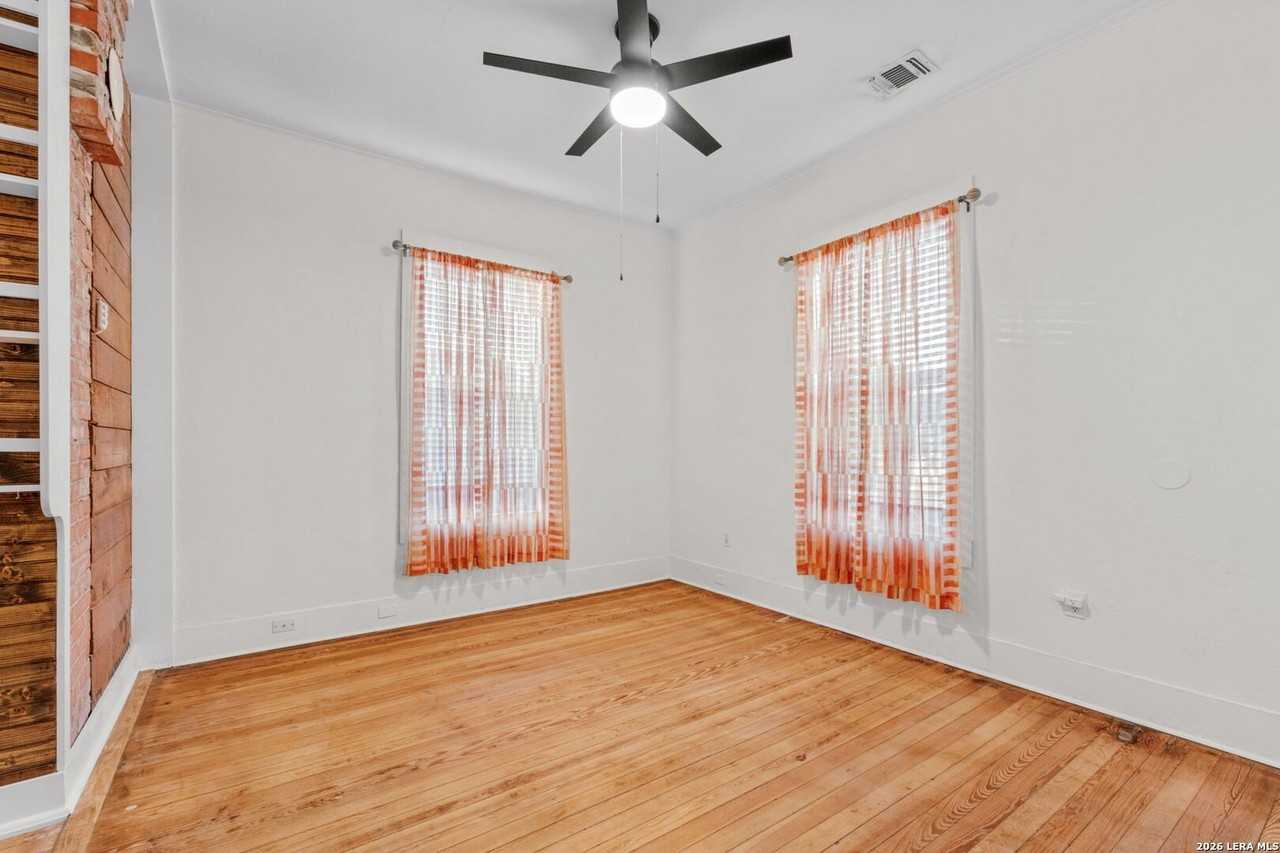 326 Helena St - Photo 4 of 16