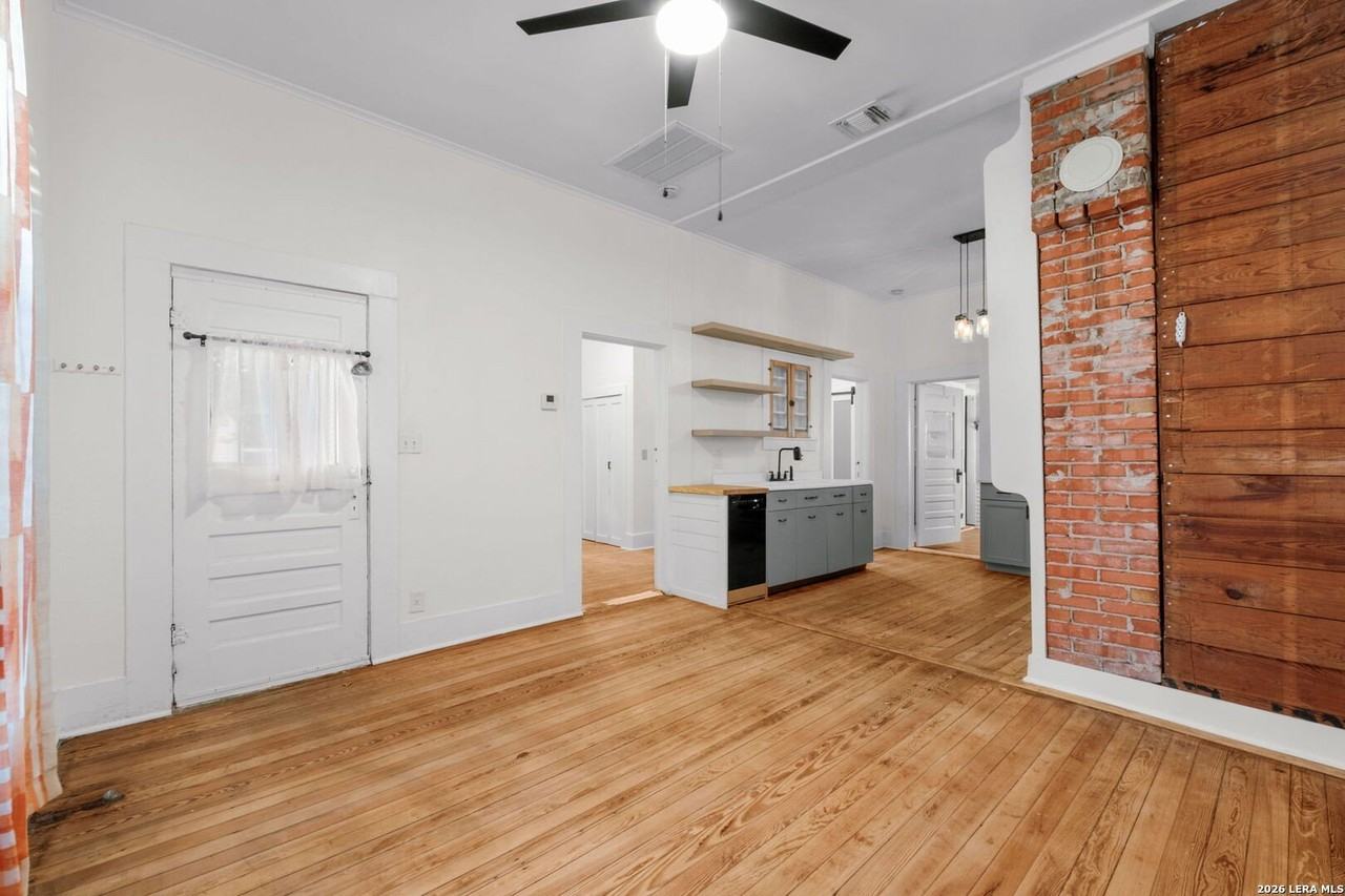 326 Helena St - Photo 5 of 16