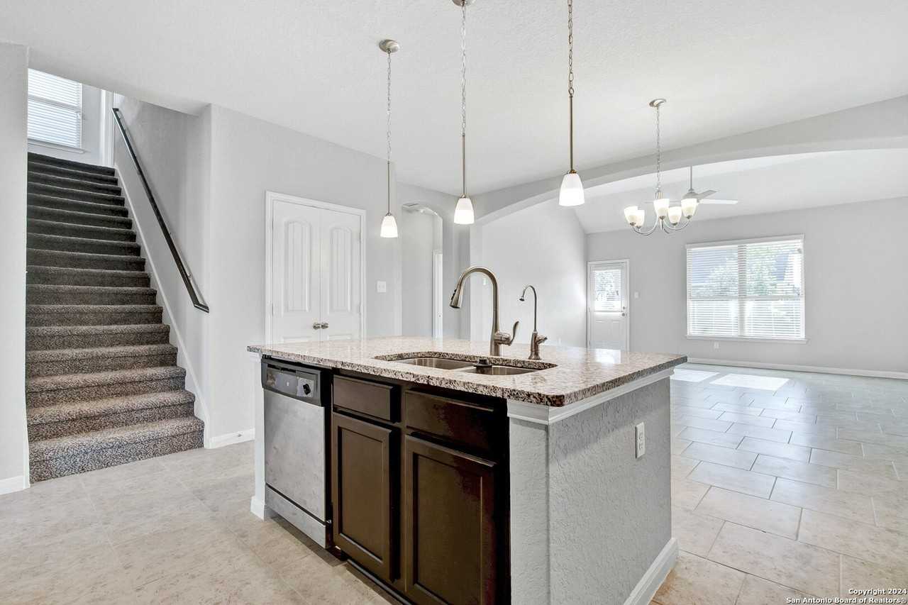 6035 Snorkel Sq - Photo 7 of 26