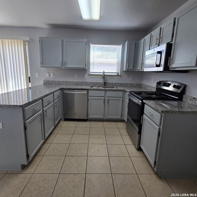 626 Limestone Flt - Photo 3 of 10