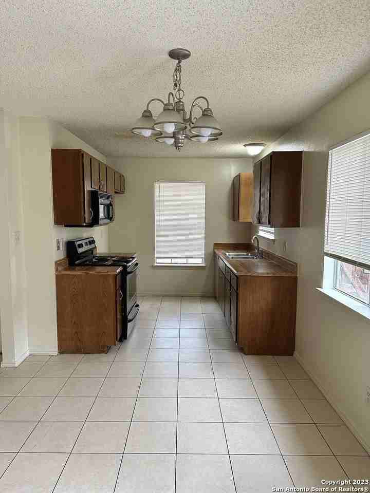 7319 Hardesty - Photo 2 of 5