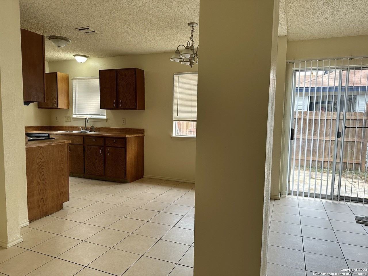 7319 Hardesty - Photo 3 of 5
