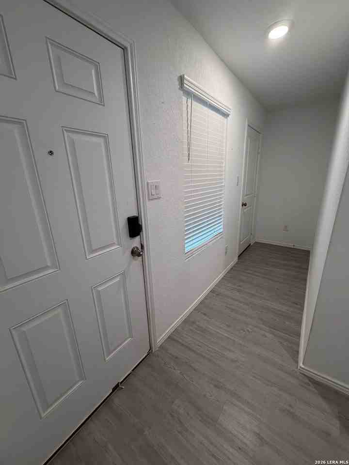 140 Payton Pl - Photo 2 of 13