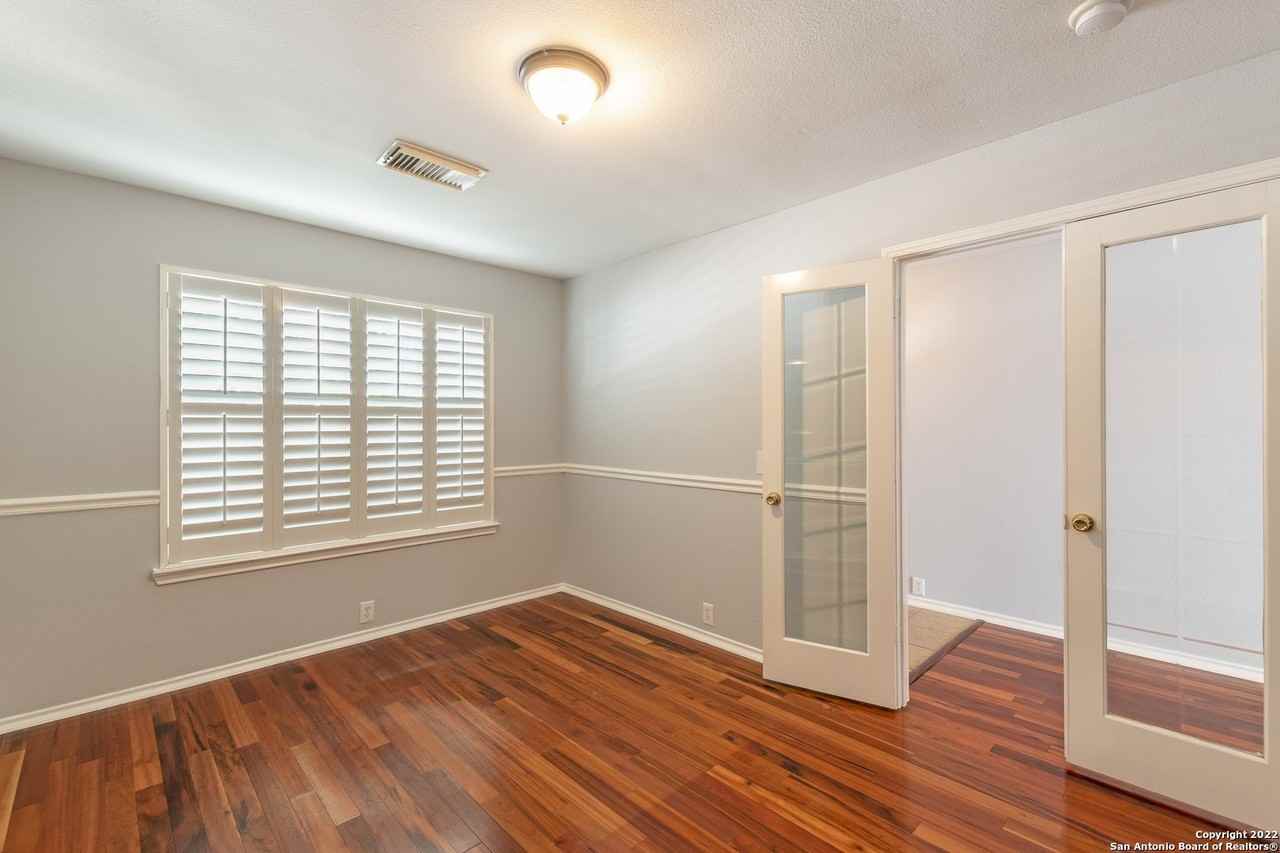 1604 Rolling Brook Ln - Photo 6 of 29