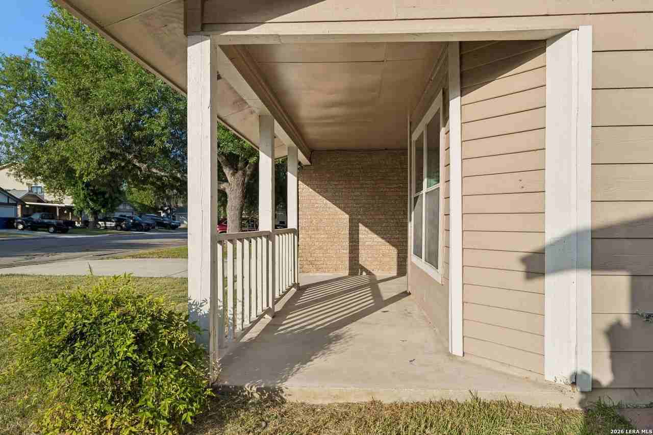 13023 Feather Ridge Dr - Photo 5 of 40