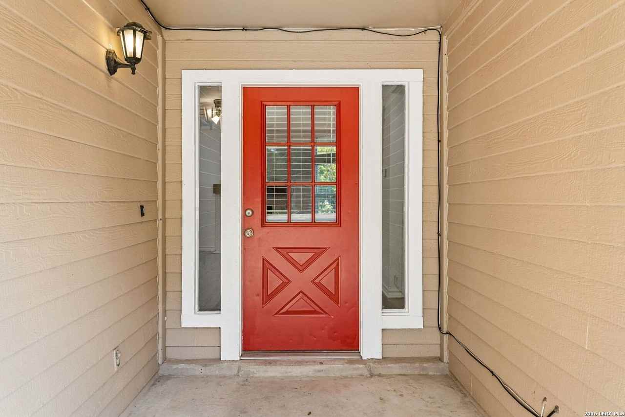 13023 Feather Ridge Dr - Photo 6 of 40