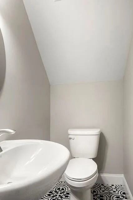 1916FR Young Road Southeast, Unit Unfurnished - Photo 3 of 36