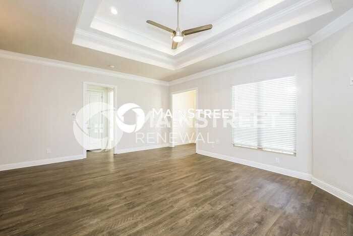 8831 Creek Run Rd #301 - Photo 5 of 16